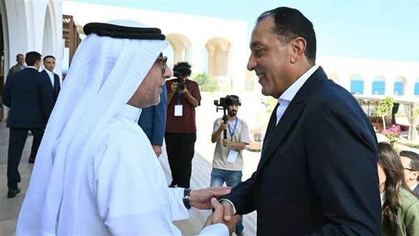 رئيس الوزراء يزور مشروع رأس الحكمة