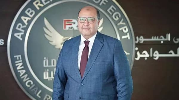 تجديد تعيين محمود جبريل كمساعد رئيس الرقابة المالية