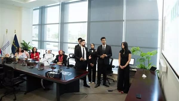 جامعة مصر للمعلوماتية تطور تطبيقين للصناعات الذكية