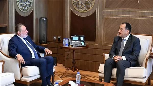 الحكومة والبنك المركزي يناقشان خفض التضخم وزيادة التدفقات