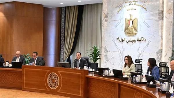 مدبولي يأمر بتوفير أراضي لمشروعات حياة كريمة