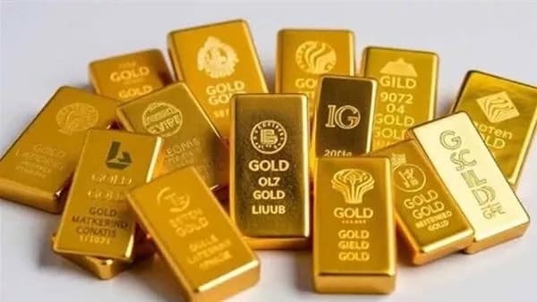 تراجع سعر الذهب مع توقع إبقاء الفائدة مرتفعة