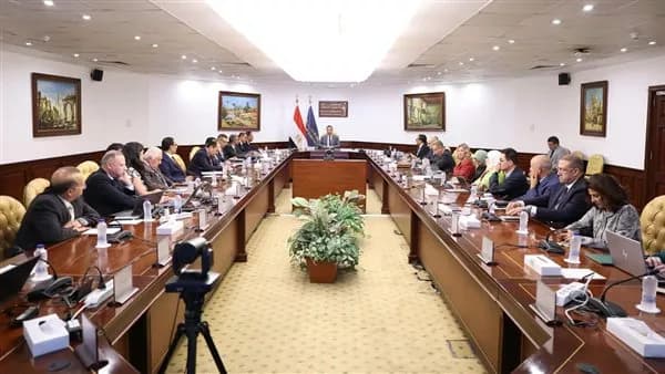 الاتصالات تطلق 40 تطبيق ذكاء اصطناعي في القطاعين الحكومي والبنكي