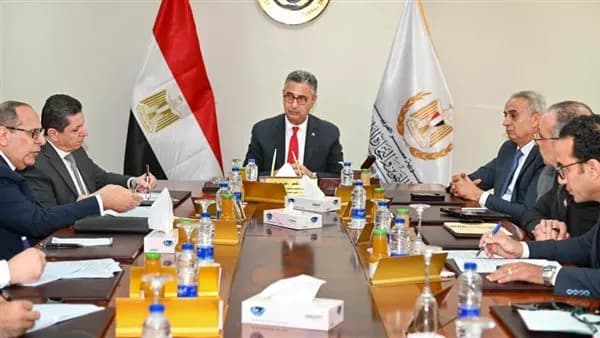 وزير التموين يطالب بتعزيز السلع والتوسع في مبادرة خفض الأسعار