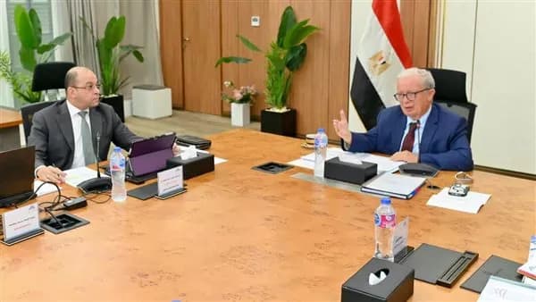 القابضة للتشييد تسعى لإيرادات 35.7 مليار