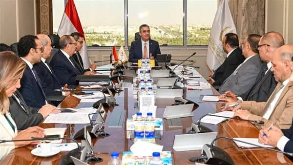 وزير التموين يراقب سوق الدقيق والخبز