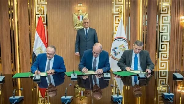 الإنتاج الحربي والمقاولون يوقعان مذكرتي تفاهم