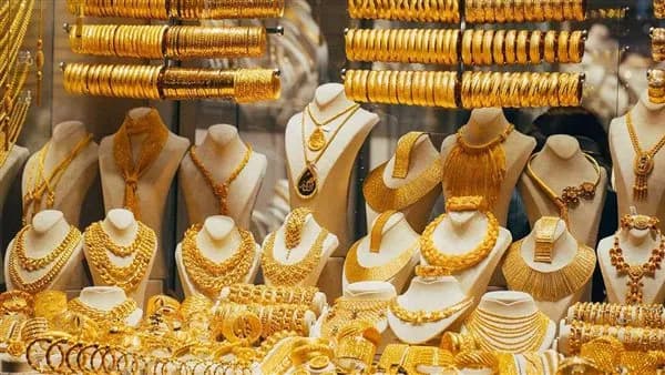 أسعار الذهب في مصر ترتفع 15 جنيهًا