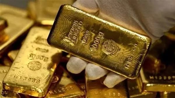 الذهب يرتفع مع تراجع النفط وترقب أسعار الفائدة