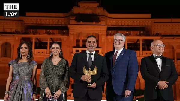 البنك التجاري المصري يفوز بجائزة التميز القانوني