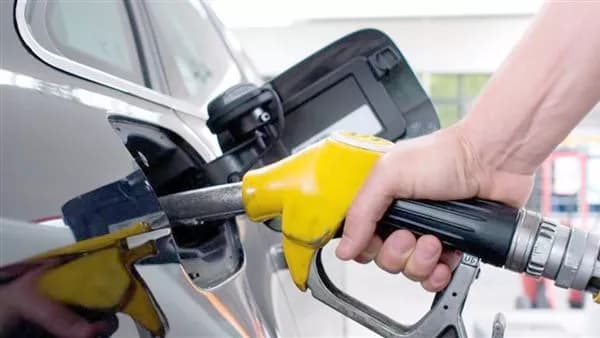 الحكومة تثبيت أسعار البنزين والسولار