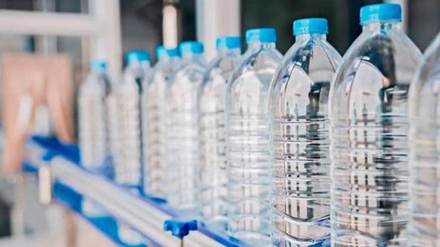 Melloulsh distributes 10,000+ water bottles