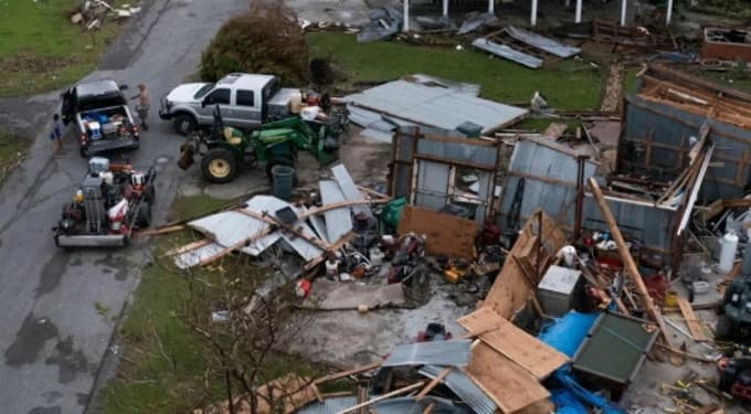Hurricane damages southwest France, injures 41
