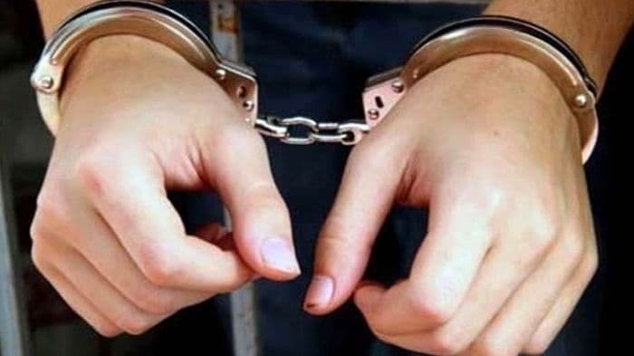 Postal clerk's deposit card linked to detention