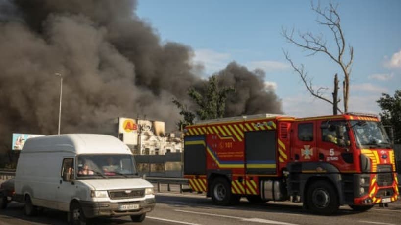 Russia attacks Kyiv as Ukraine strikes oil refineries