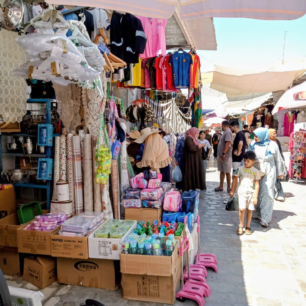 Kairouan markets bustle before school year