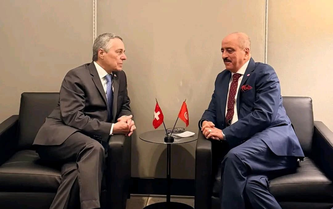 Foreign Minister Meets Swiss Official