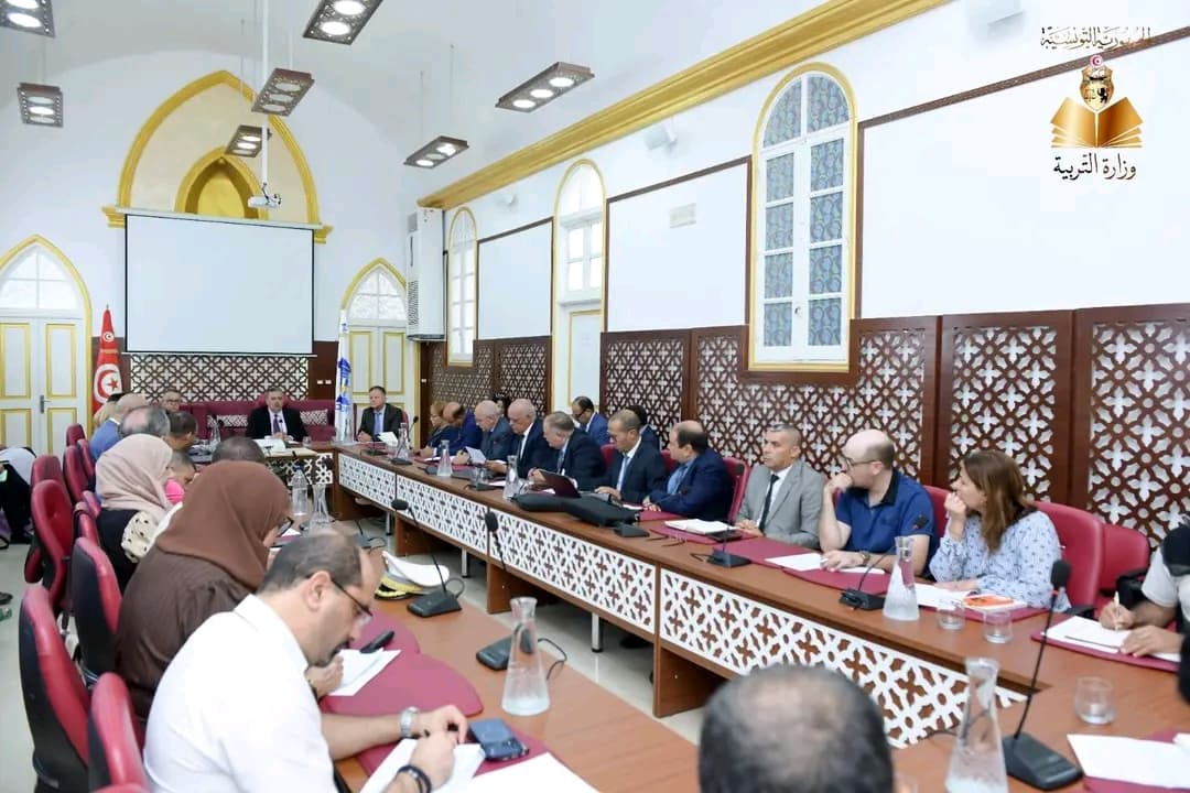 وزير التربية يترأس ورشة لتطوير برنامج لمواجهة السلوكيات الخطرة