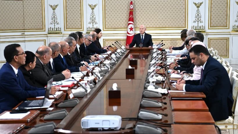 Council reviews decree No 54