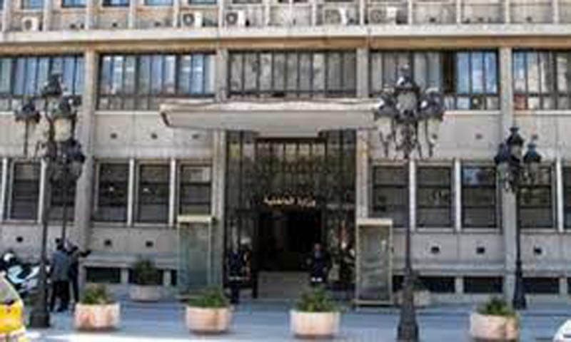 الداخلية تنفذ حملات لضبط القصر بالمقاهي