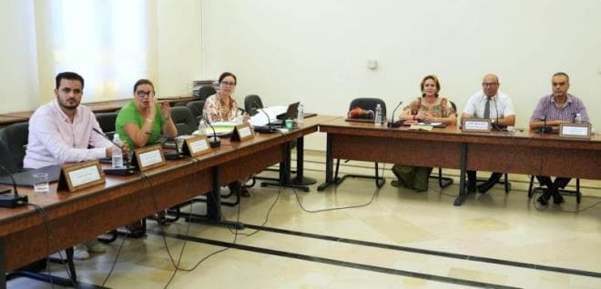 لجنة التشريع تصادق على مشروع قانون المستشار الجبائي