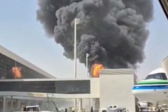 السعودية: 3 قتلى في هجوم على مطار الملك خالد