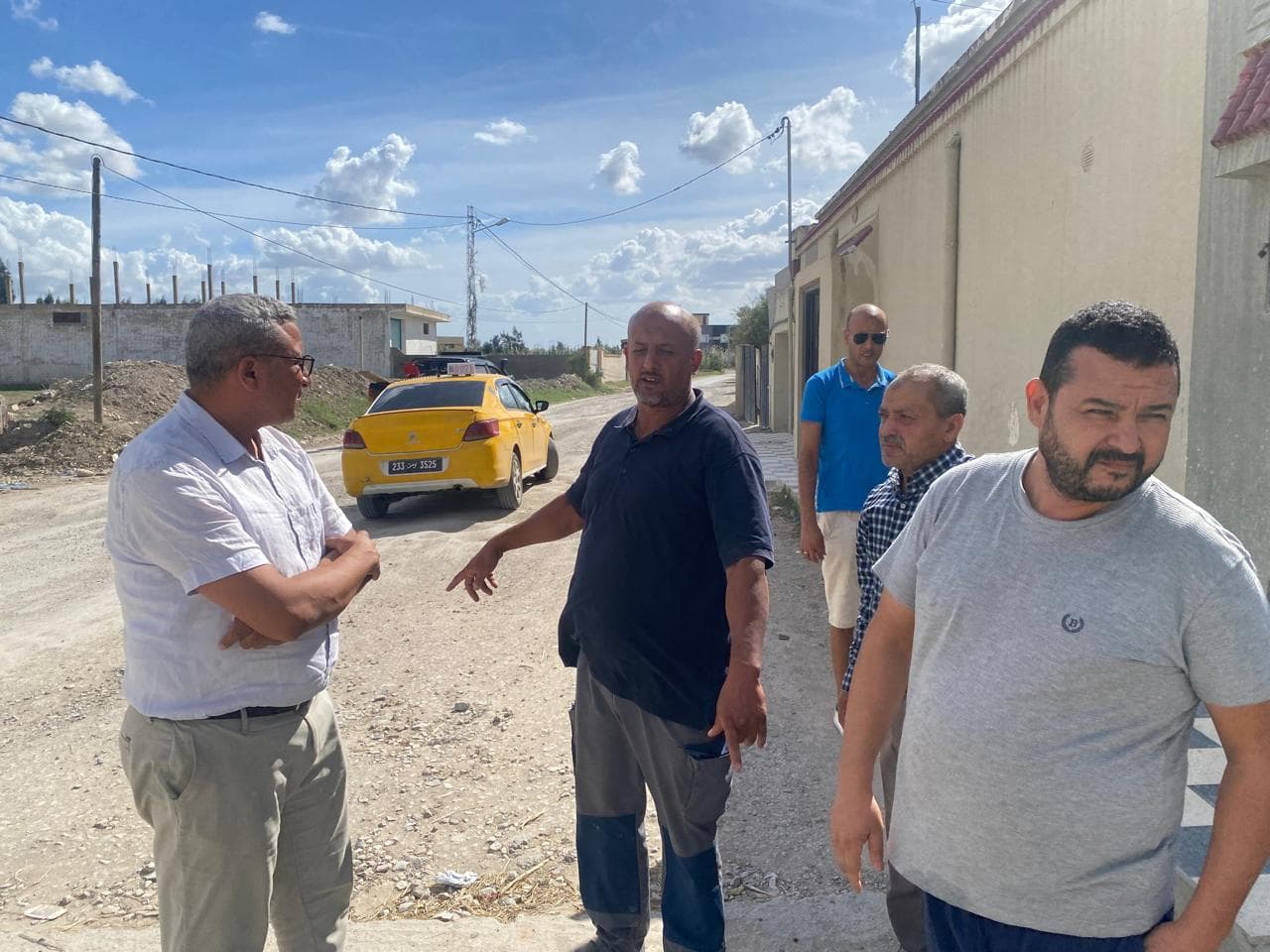 سكان نيانو يطالبون overhaul الطريق