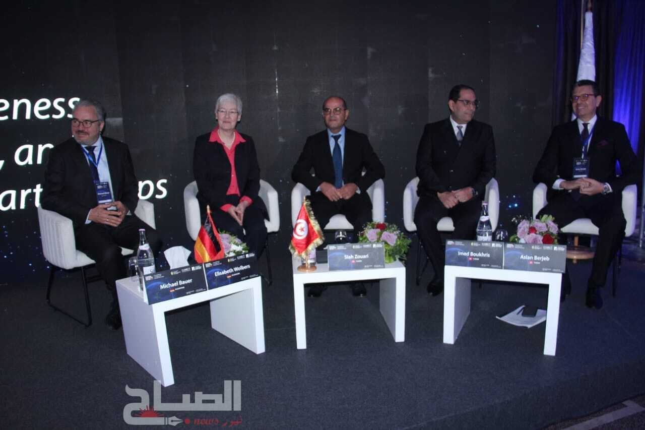 وزير الصناعة يشرح رؤية تطوير القطاع الصناعي