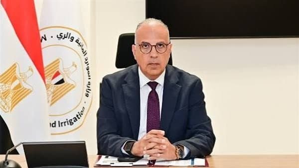 وزير الري يناقش مطالب المواطنين مع النواب