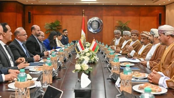 مصر وعمان لتعزيز التعاون التجاري