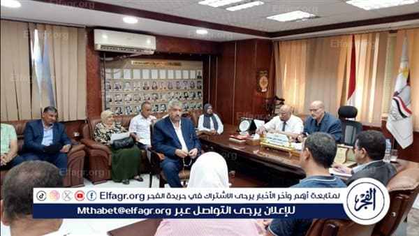 وكيل تعليم سوهاج يناقش الاستعداد للعام الدراسي