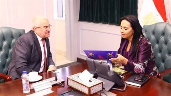 وزيرة التضامن تناقش مع سفير أذربيجان التعاون في المعارض