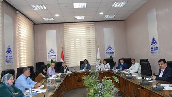 رئيس جامعة بنها يرأس مجلس صندوق المدن