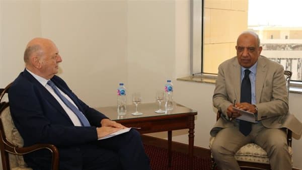 وزير الكهرباء يناقش تعزيز الربط مع إيطاليا