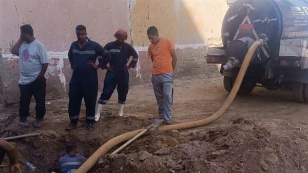 تصليح خط مياه الشرب بالعقاد