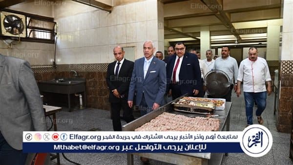 رئيس جامعة أسيوط يزور مطعم دار الضيافة