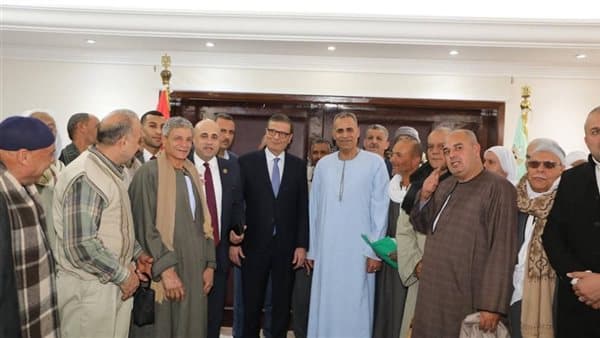 وزير الزراعة يهنئ الفلاحين بالعيد