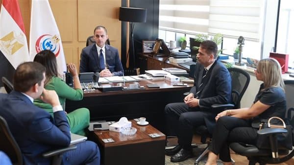 نائب وزير الصحة يتعاون مع داتافلو في تعزيز التراخيص