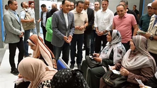 رئيس الوزراء يطلع على مركز صحي الجزيرة