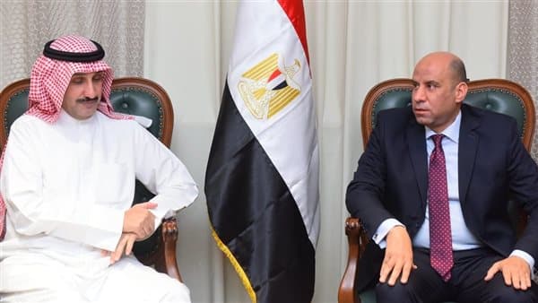 وزير العمل يعزز التعاون العربي