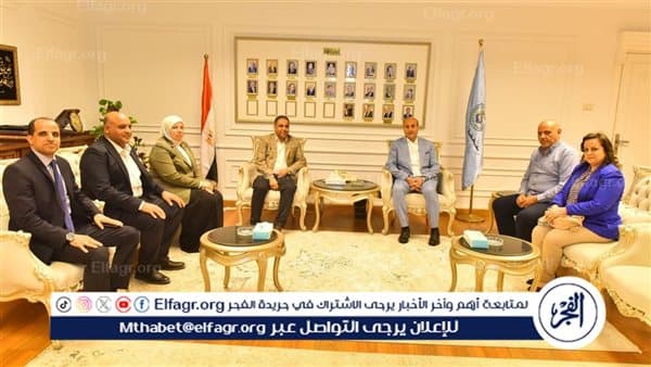 محافظ أسيوط يناقش مع وفد خدمات نقل الدم زيادة توفير الدم