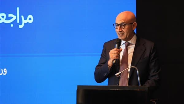 عبد اللطيف يهدف لتعزيز التعاون مع البكالوريا الدولية