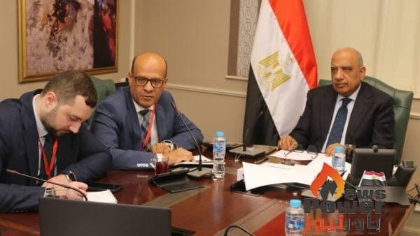 وزير الكهرباء يتابع مع روساتوم تطوير مجمع تحلية مياه البحر