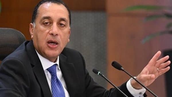 رئيس الوزراء يطلع على جهود وزارة البترول في تنمية الصعيد