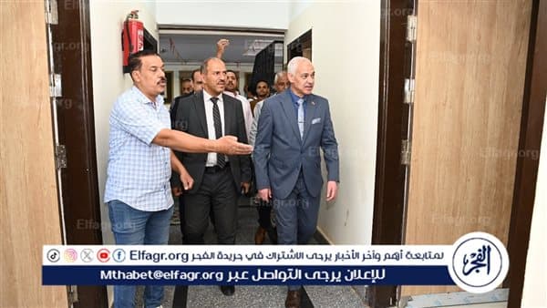 رئيس جامعة أسيوط يراقب وضع الطلاب والمرافق