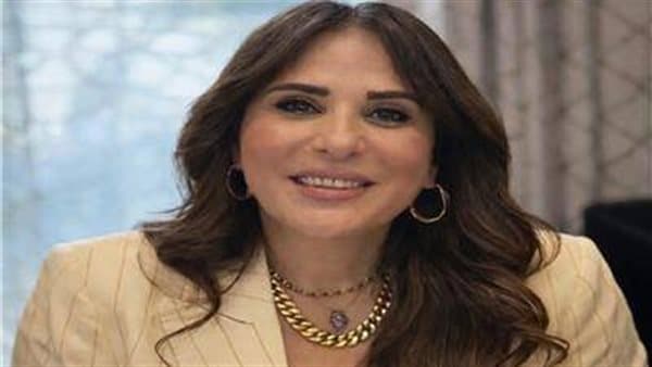 وزيرة الإسكان تراقب تحسين خدمات العاشر