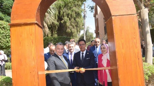 رئيس جامعة بنها يفتتح قسم وقاية النبات ويتفقد الدراسة