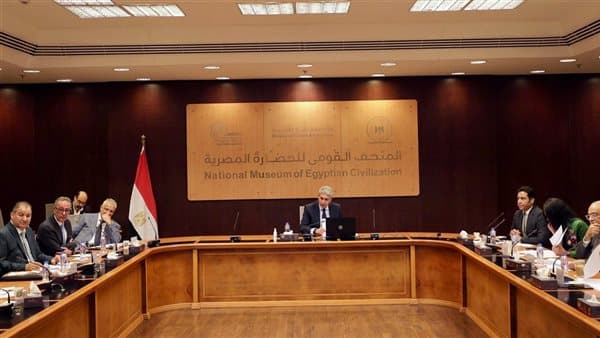 وزير السياحة يرأس مجلس هيئة المتحف القومي
