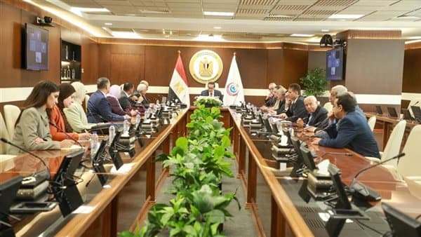 وزير الصحة يبحث توسيع متبرعي الكلى