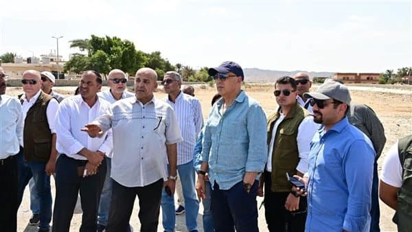 وزير الري يطلع على منشآت السيول بالبحر الأحمر